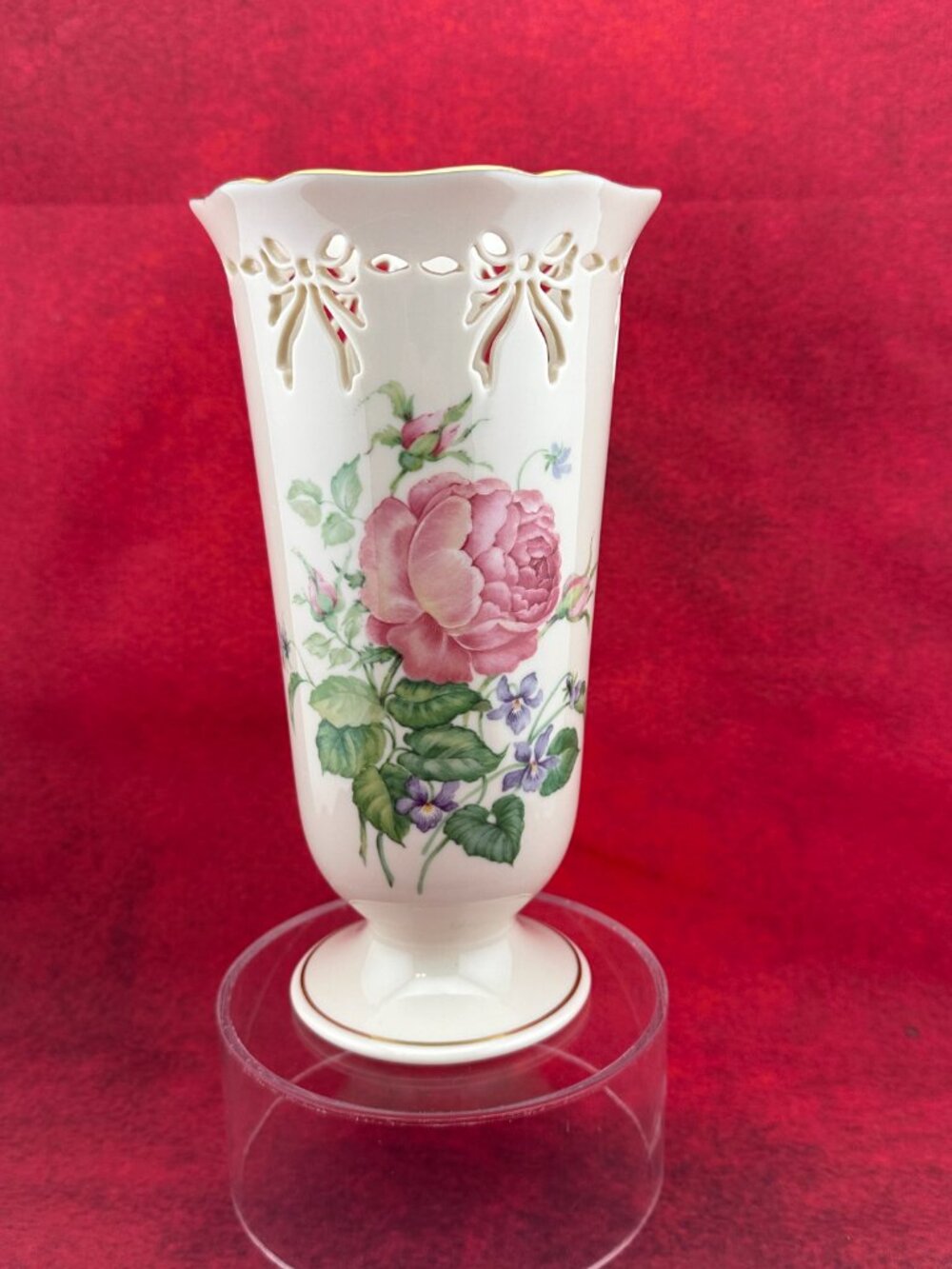 VINTAGE LENOX VICTORIAN ROSE PIERCED BOWS PORCELAIN VASE 24K GOLD TRIMMED RIM